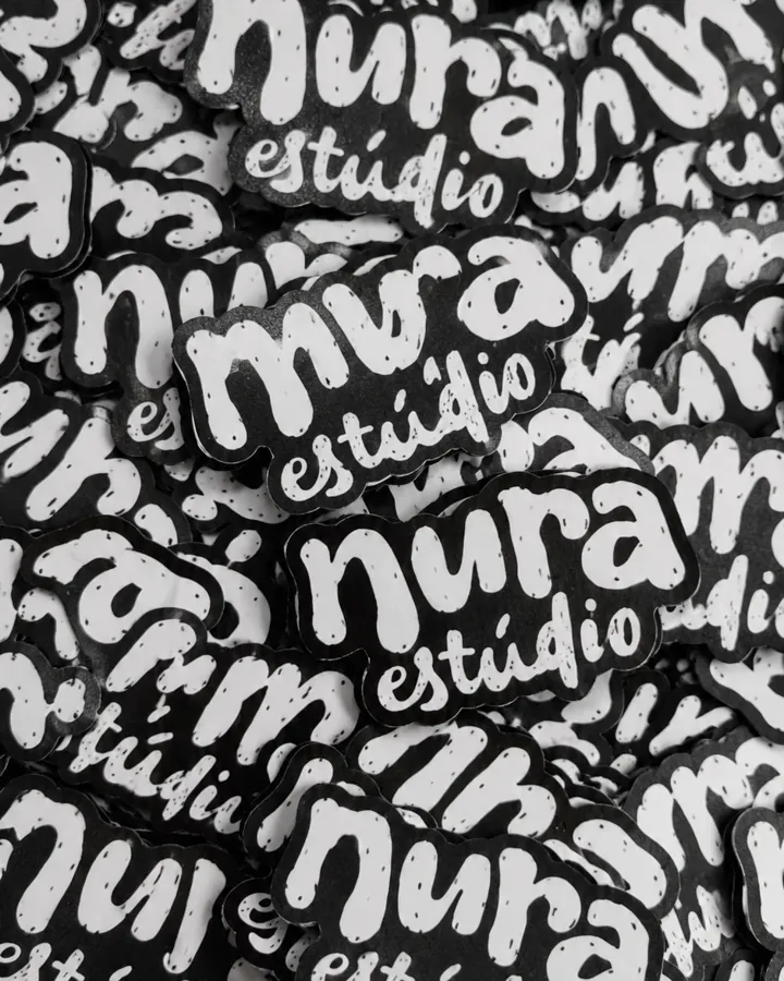 Adesivos recortados da Nura Estúdio